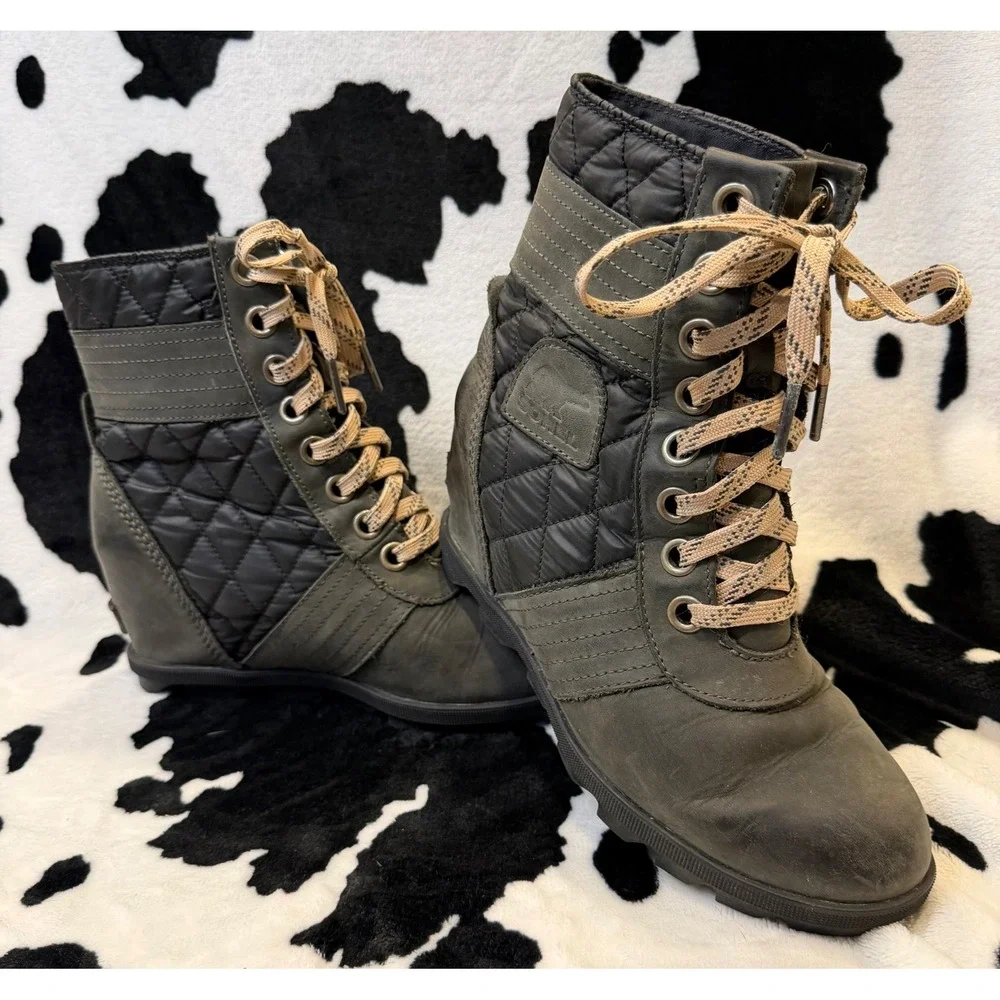 Sorel Joan of Arctic Wedge‎ II Quilted Boots Grey Black Women's 7.5